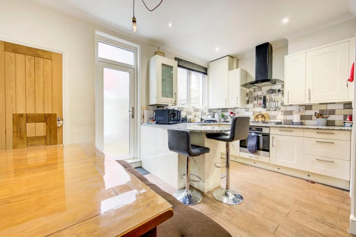 Image 5 of GuestReady – Tranquility near Shepherd’s Bush