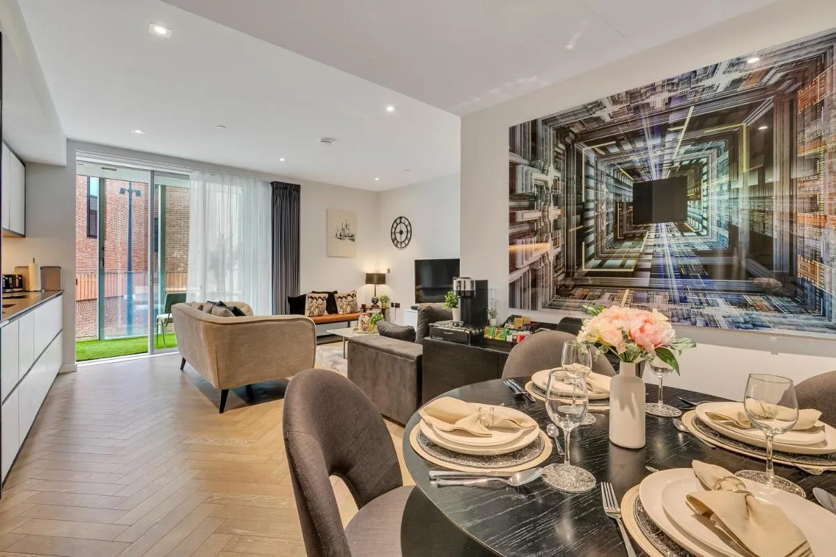Image 5 of Guest Favourite Apartment at Battersea Power Station close to Chelsea London