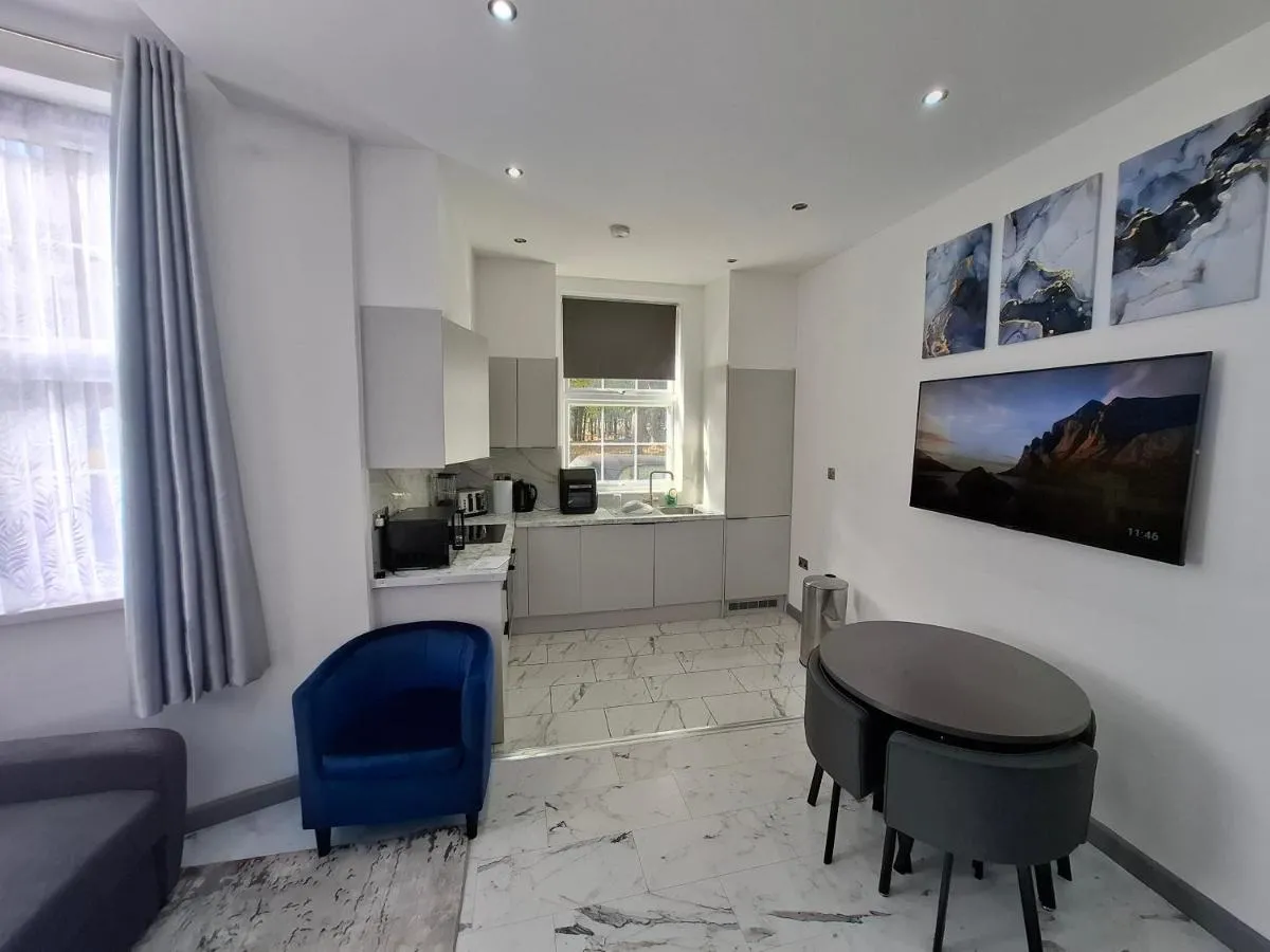 Image 4 of Guyrock Apartments