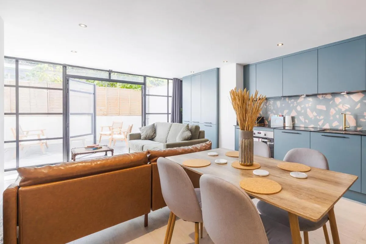 Image 4 of Hackney 1 Bed Garden Flat