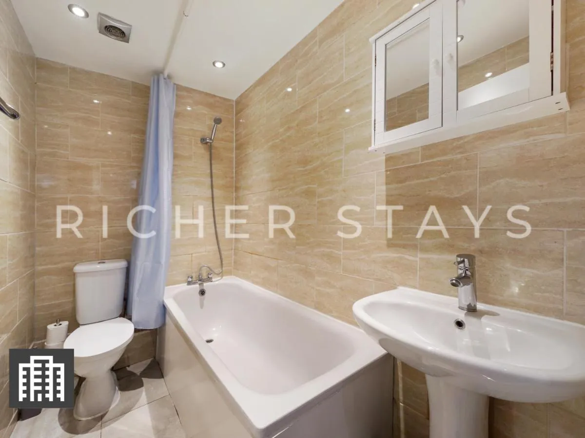 Image 3 of Hackney Guest Rooms