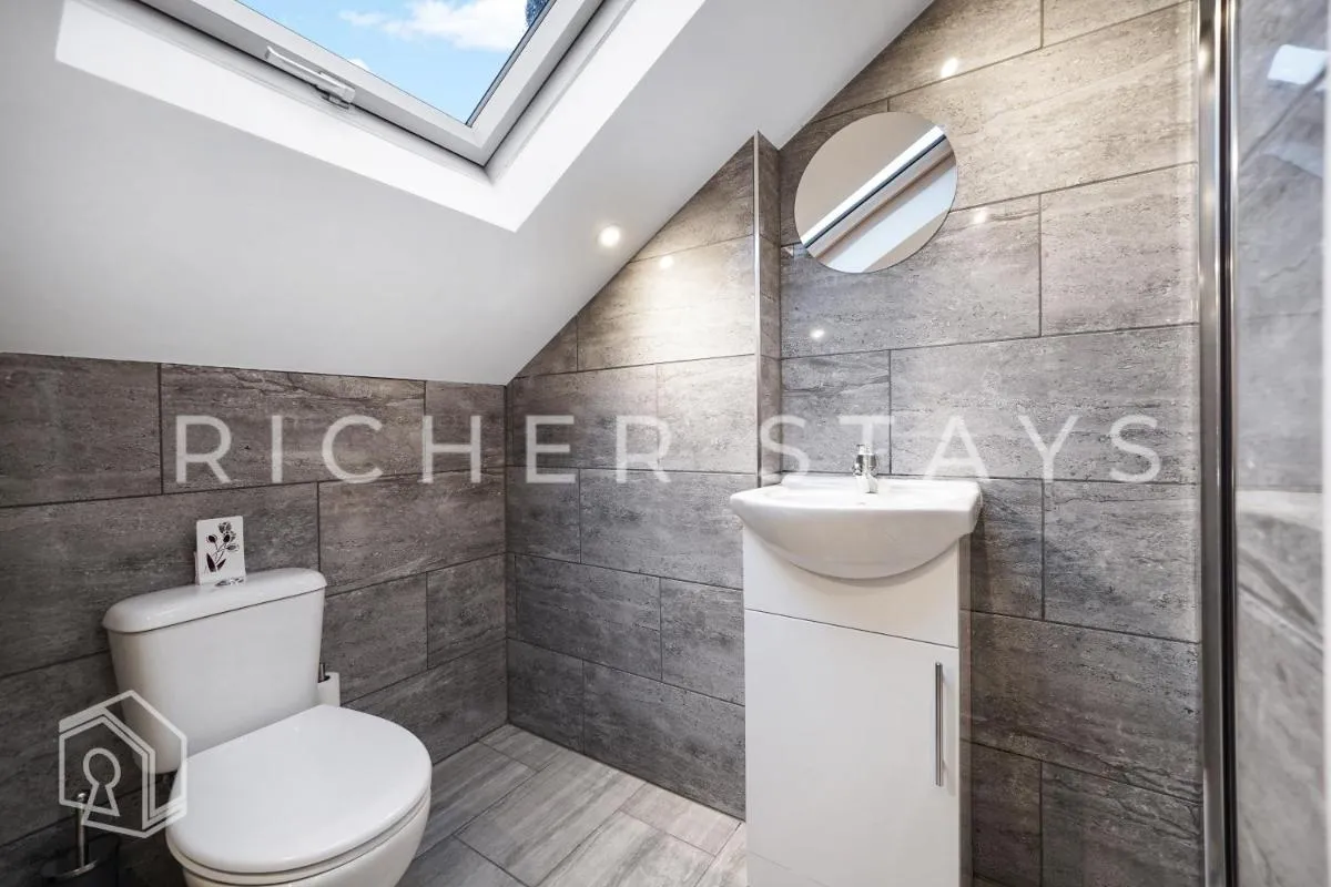 Image 3 of Hackney Suites – En-suite rooms & amenities