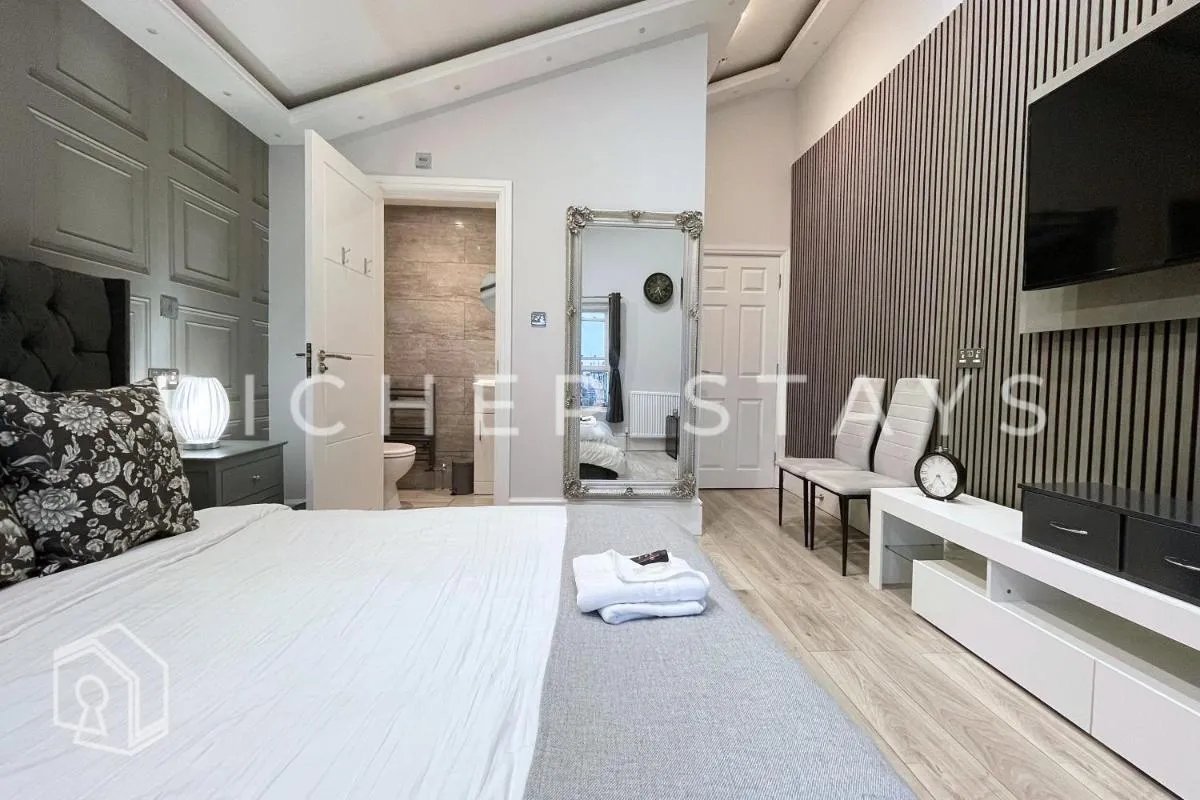 Image 5 of Hackney Suites – En-suite rooms & amenities