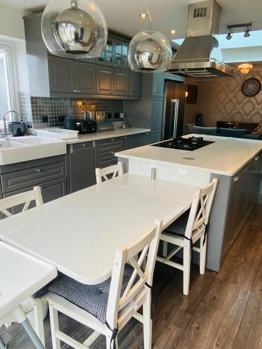 Image 5 of Hameway House- Stunning 4 bedroom house with a spacious kitchen