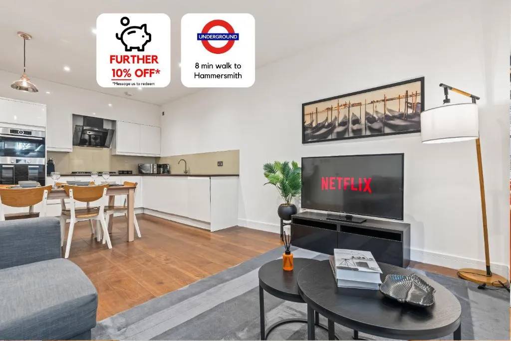 Image 1 of Hammersmith – Large 2 Bed Flat – Close to London Olympia, Westfield and Eventim Apollo, Sleeps 6