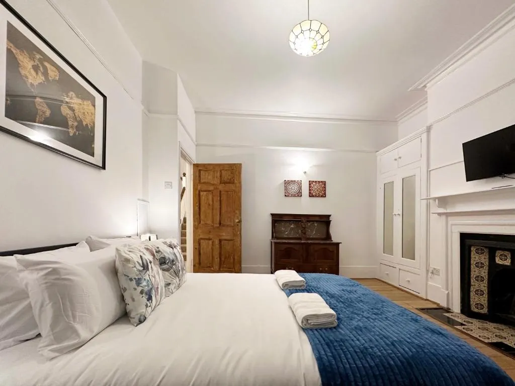 Image 1 of Hannah Place Near Finsbury Park – 4 Double Beds, Ideal for Families, max 8 people