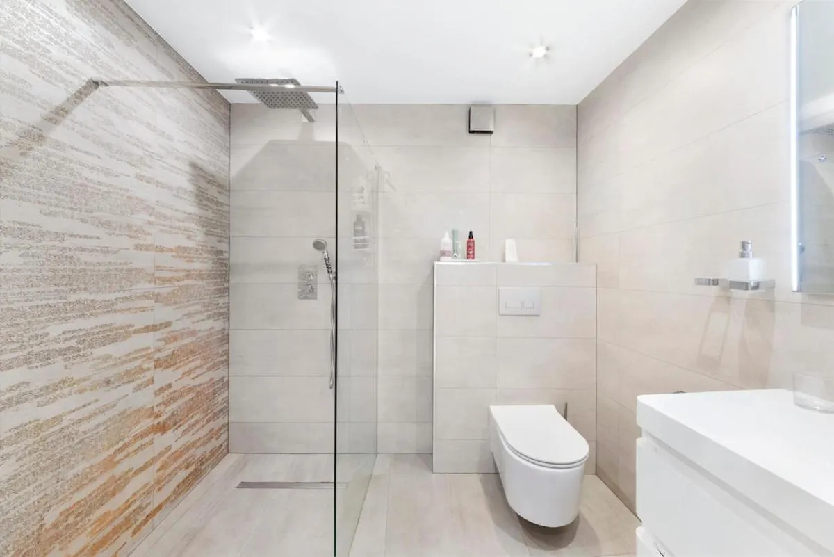 Image 3 of Hanway Street First Floor Flat Sleeps 4