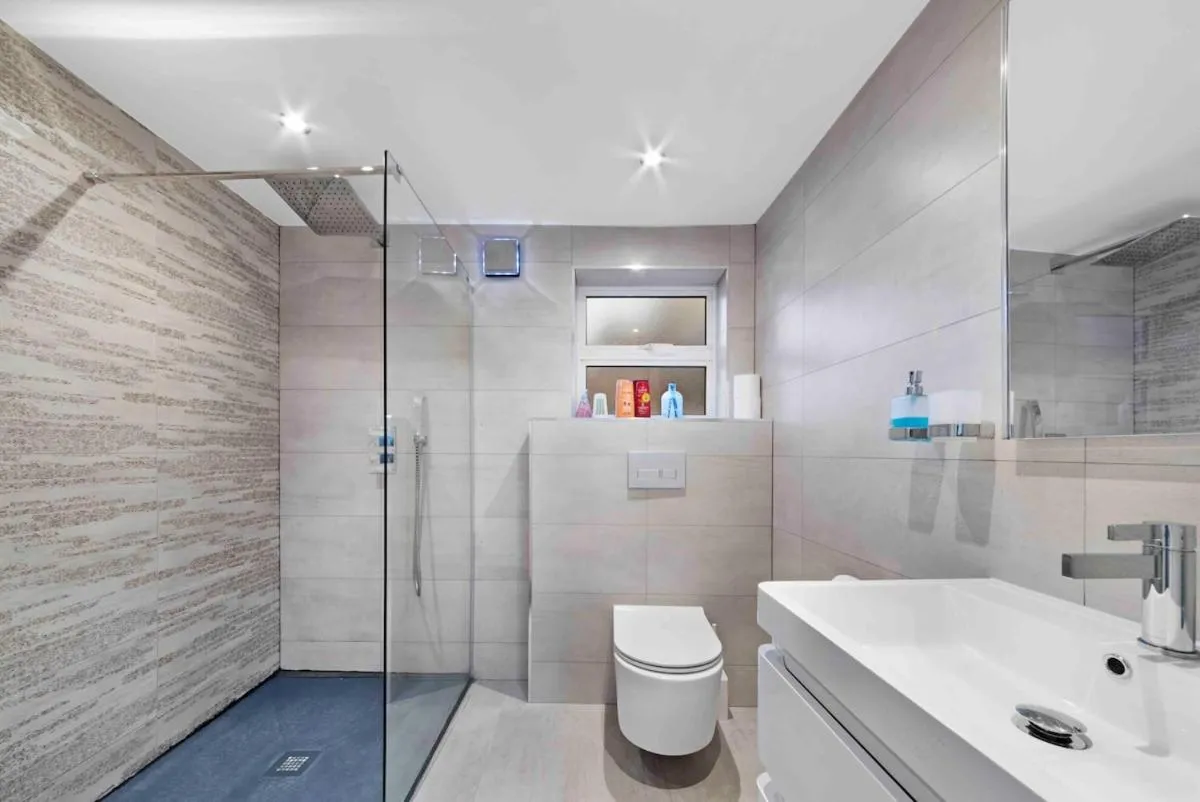 Image 3 of Hanway Street Third Floor Duplex Sleeps 4