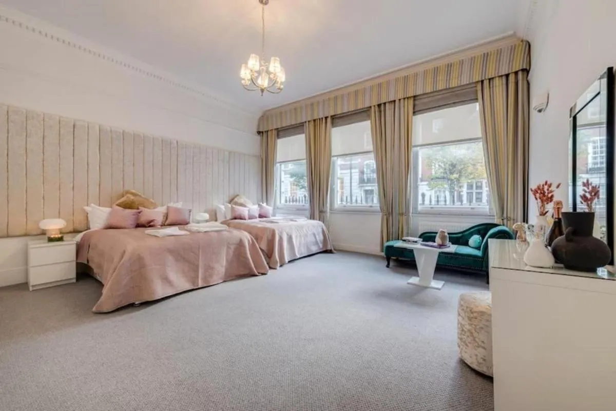 Image 4 of Harley Street Spectacular Suites with High Ceilings, High Luxury