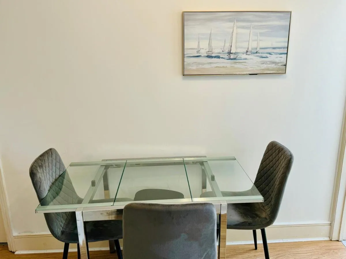 Image 4 of Harrington Suites