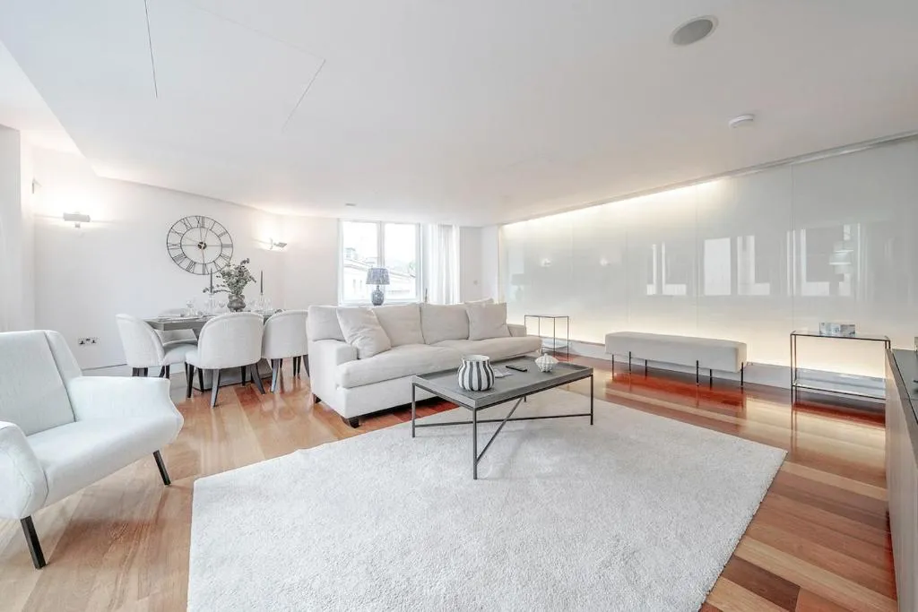 Image 1 of Harrods Platinum Pad