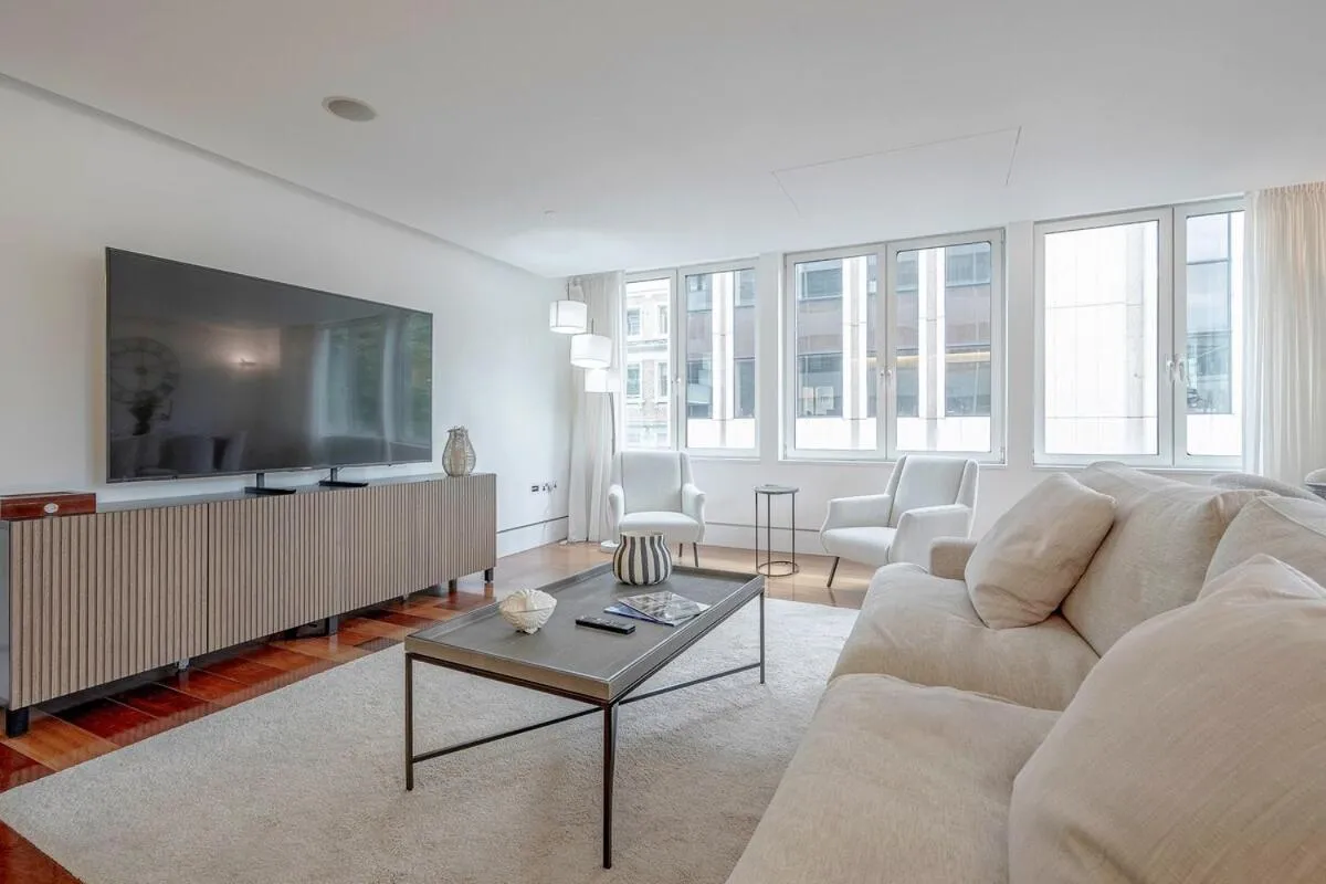 Image 5 of Harrods Platinum Pad