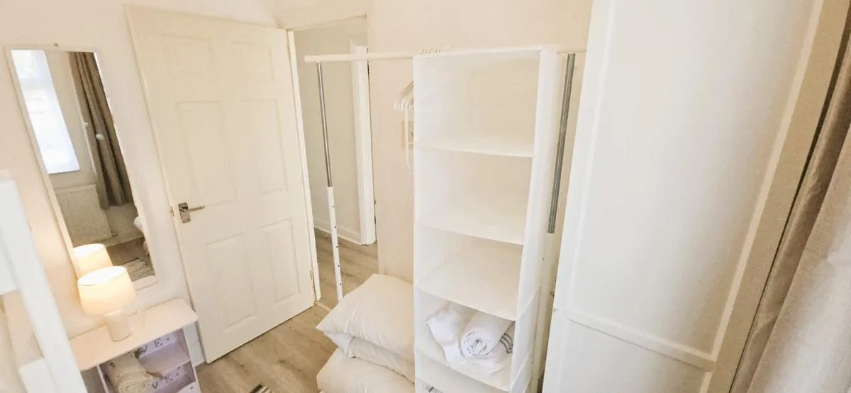 Image 3 of Harrow Deluxe 2-Bed Garden Flat, Free Parking, Near Tube