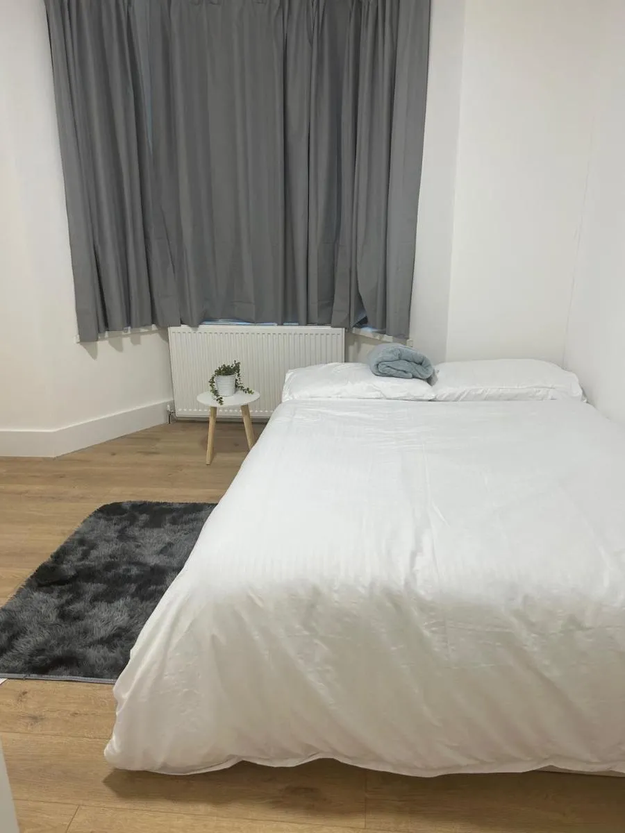 Image 4 of Harrow Haven – Sleeps 5 & Free parking