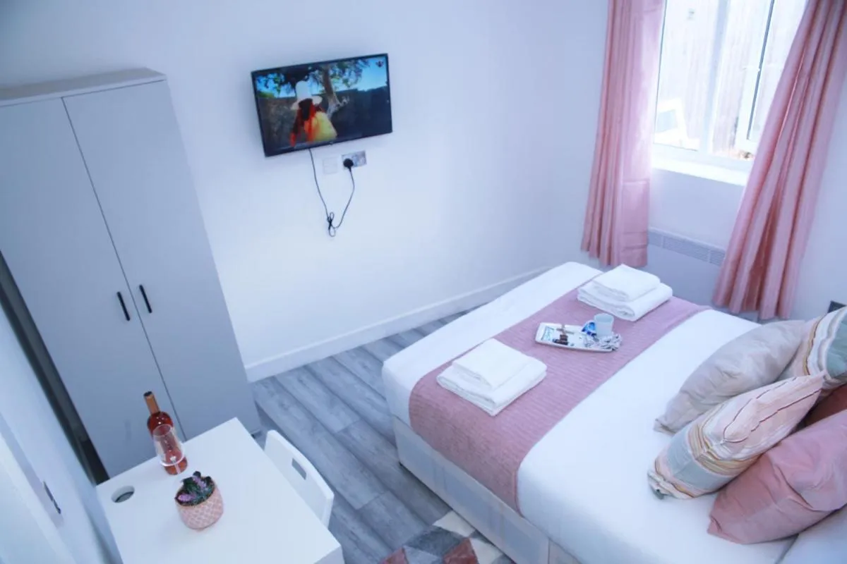 Image 3 of Harrow Luxury flat With free parking.