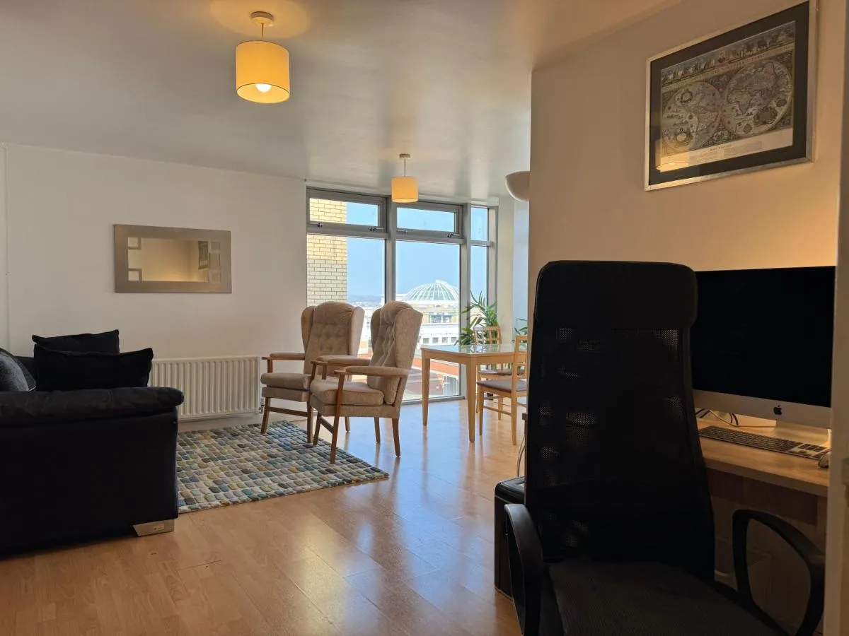 Image 5 of Harrow Town Centre Apartment