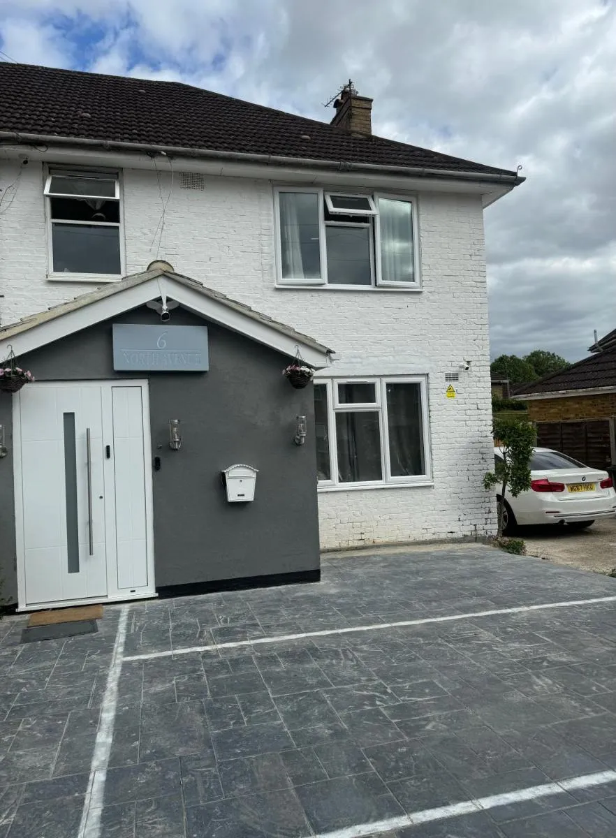 Image 5 of Heathrow Airport Stay, North Avenue – Free Parking