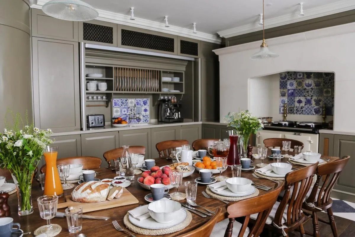 Image 3 of Henrys Townhouse Marylebone, London