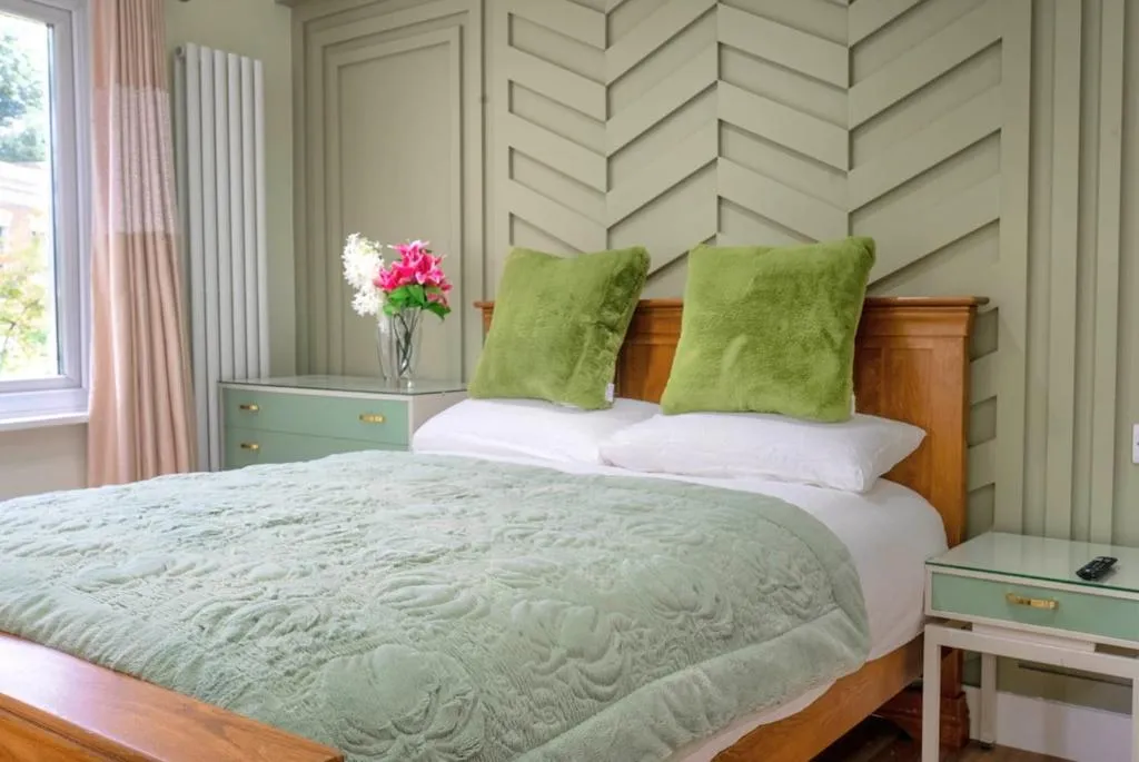 Image 1 of Herne Hill 2BR – Short-Term & Business Ready