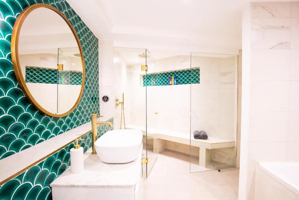 Image 1 of Hidden Retreat with Steam room, KING bed near tube
