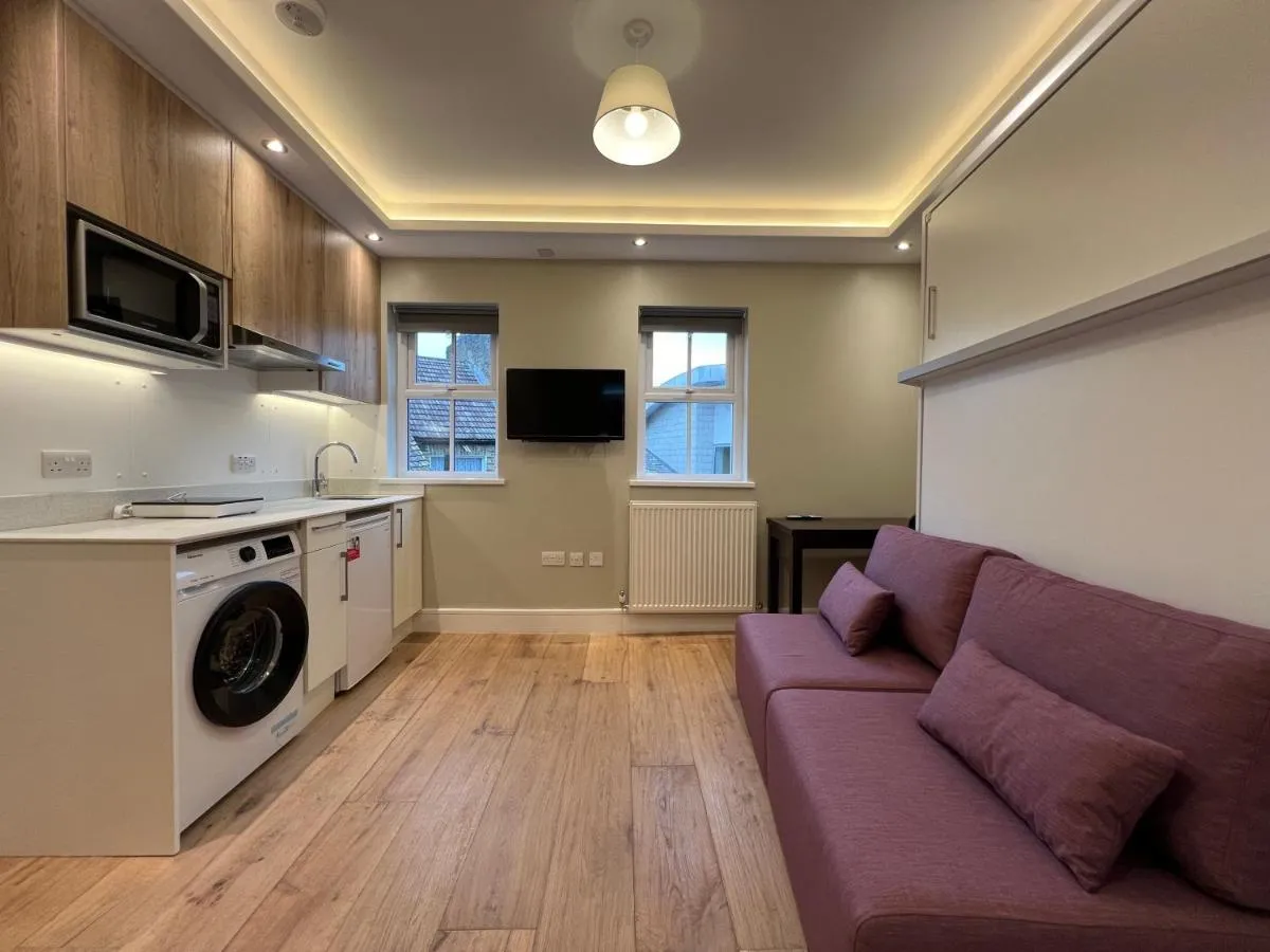 Image 4 of HideAway London