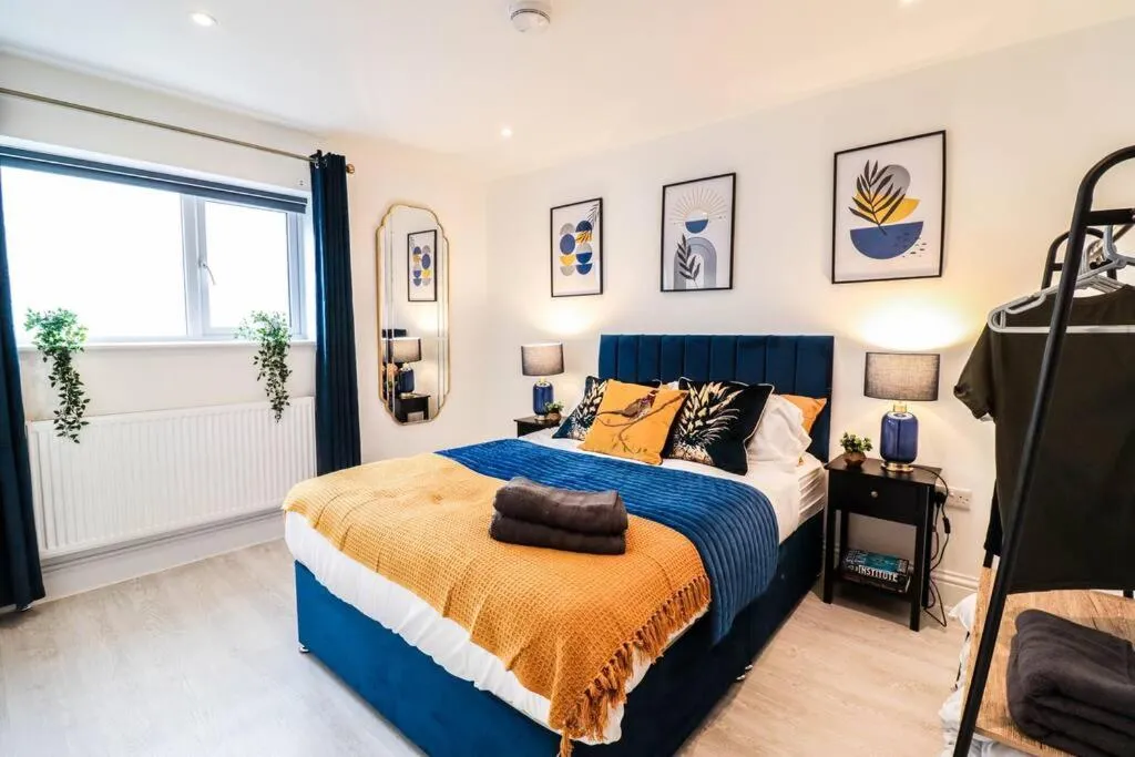 High End London Flat Close to Station – 10mins to Central London