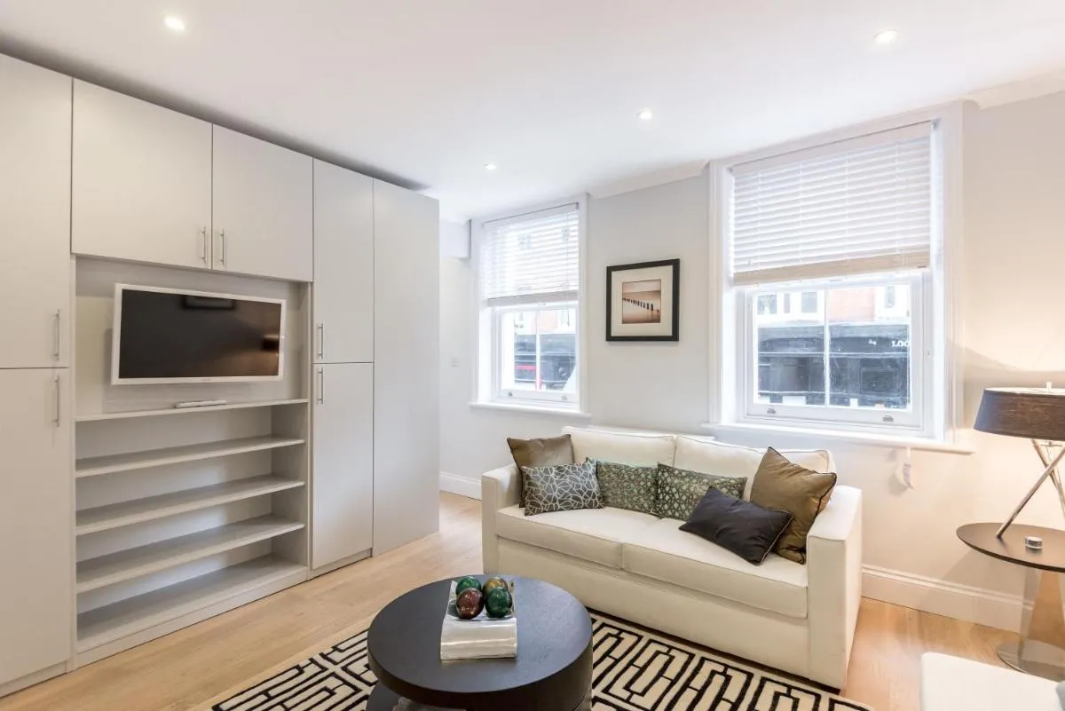 Image 5 of High Street Kensington Apartment
