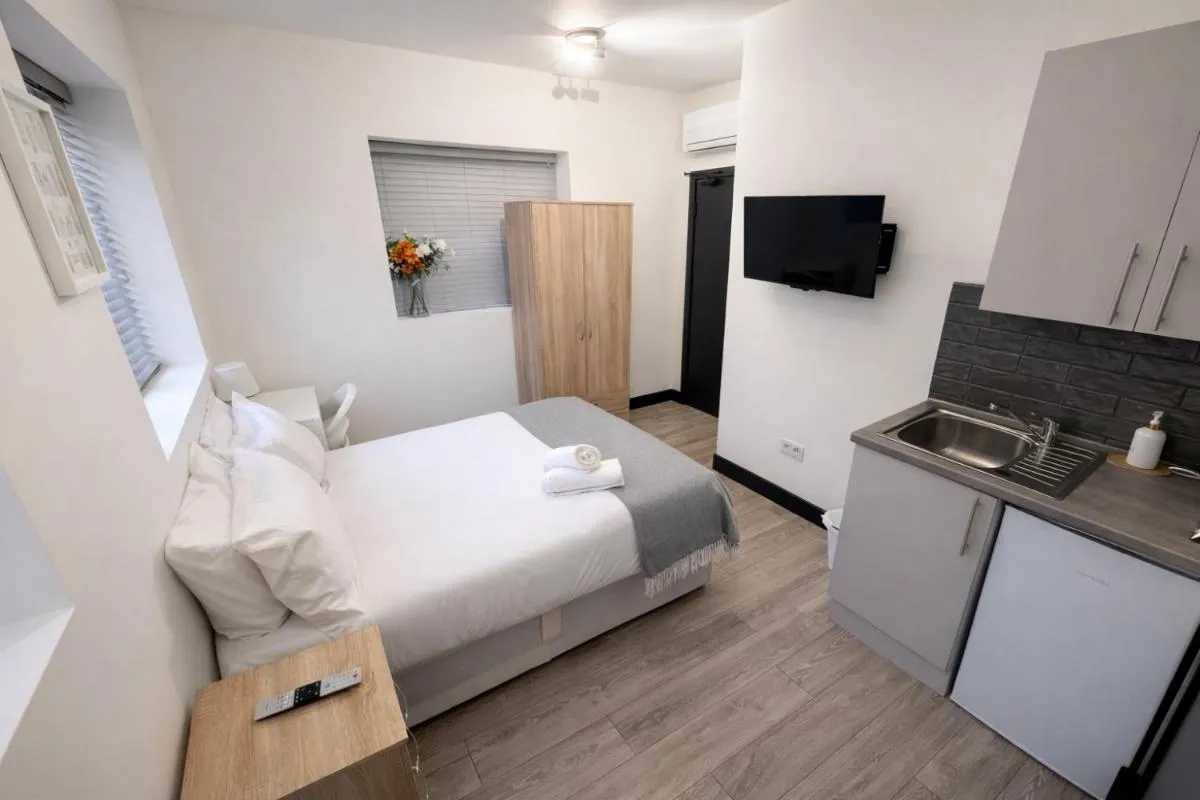 Image 3 of Highbury Modern Self Contained Studios Private Self Check-in 15 Min to Central London