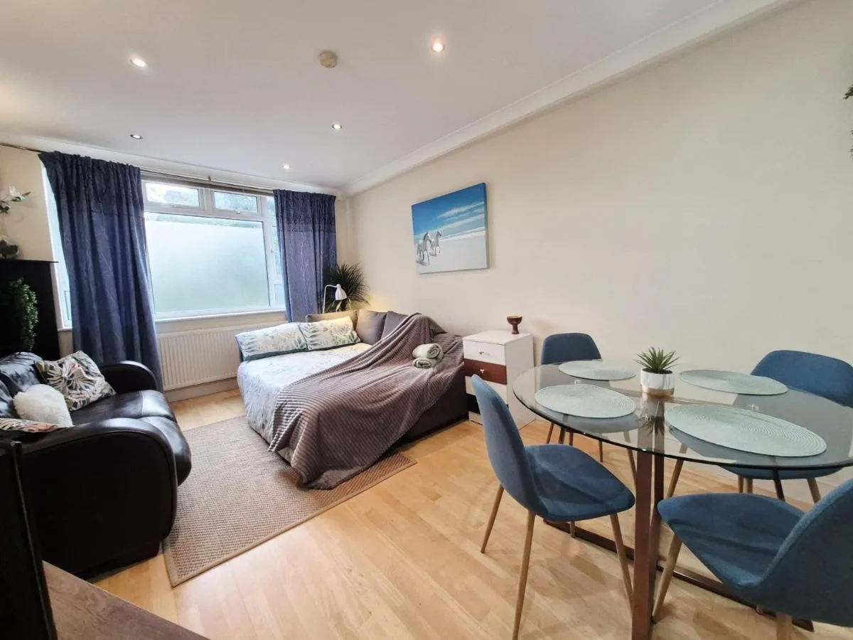 Image 2 of Highgate apartment – Feel right at home, spacious and convenient – 5mins from tube station