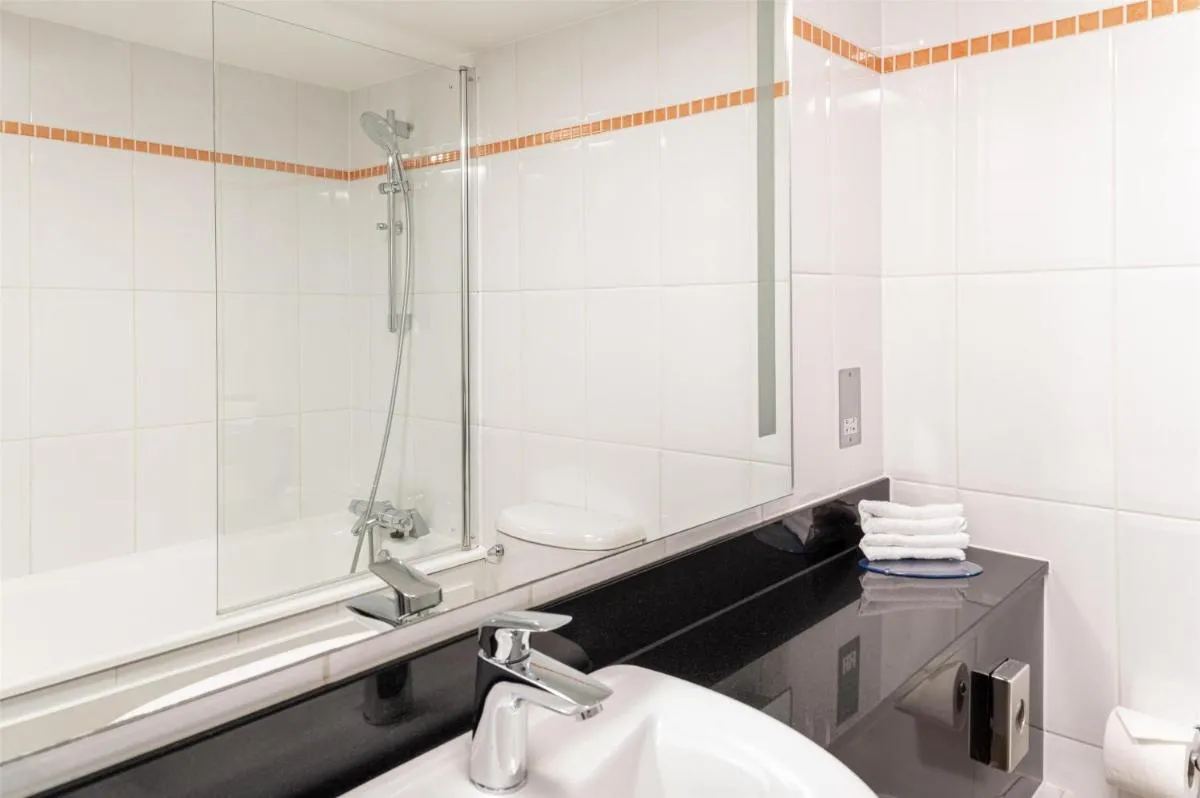 Image 3 of Hilton London Kensington Hotel