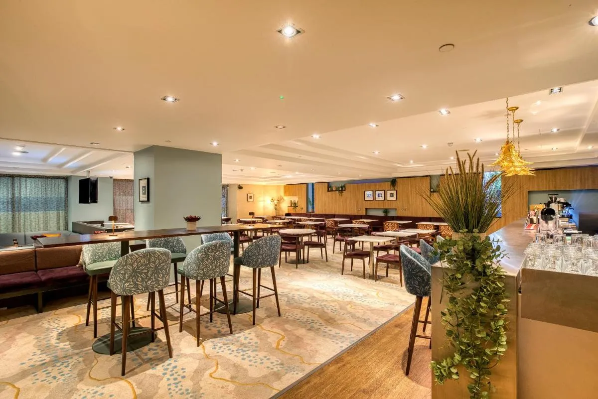 Image 4 of Hilton London Kensington Hotel