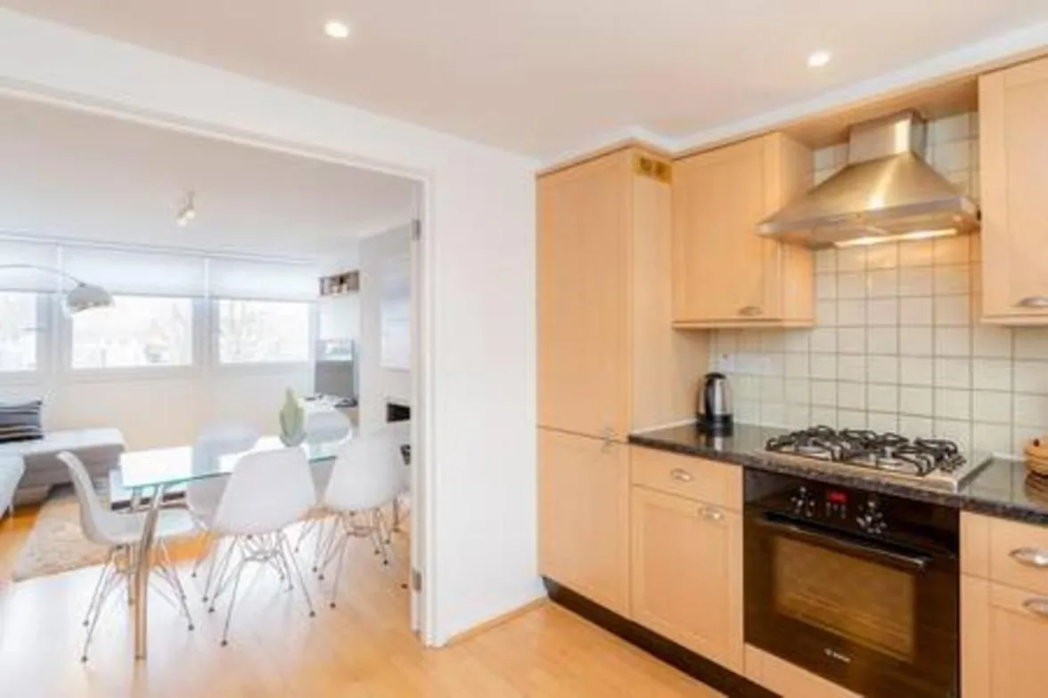 Image 4 of Holland Park 2 Bed Flat by BaseToGo