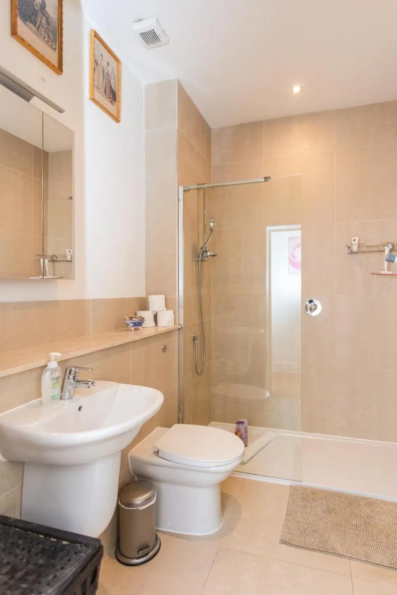Image 5 of Homely 1 Bedroom Apartment in the Heart of Vibrant Camden
