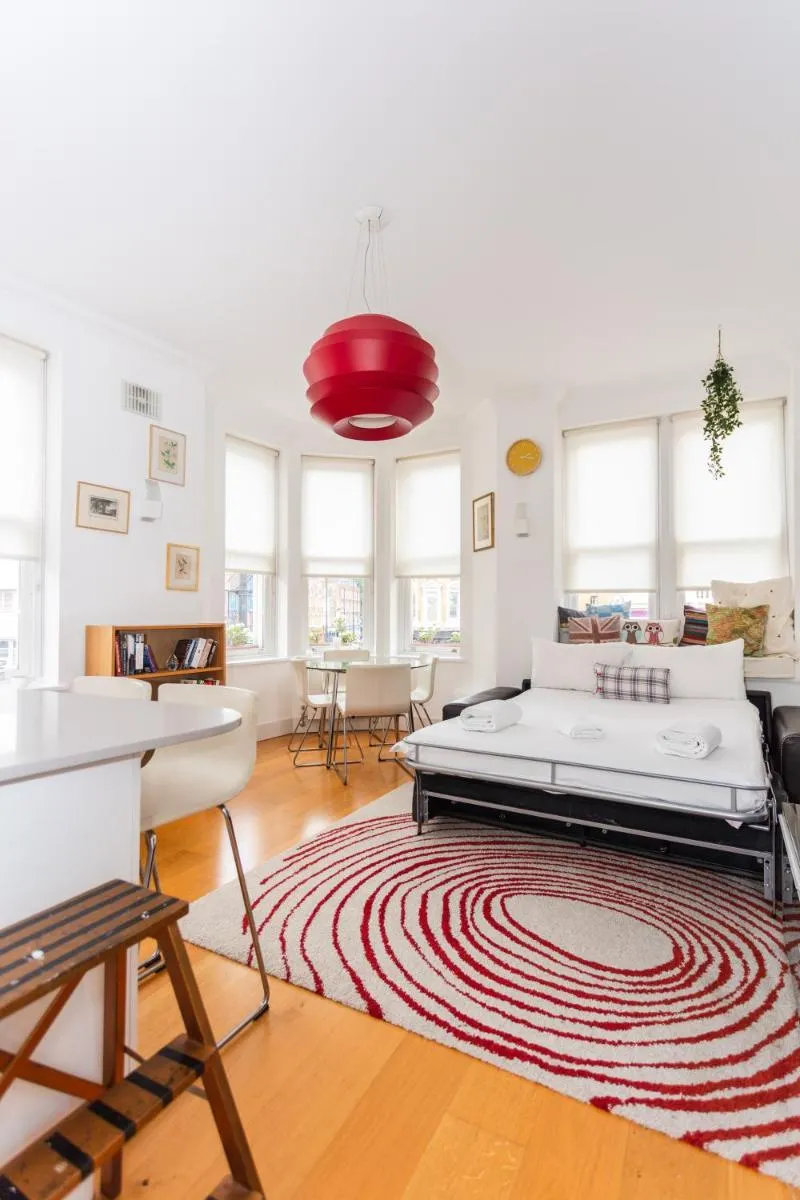Image 4 of Homely 1 Bedroom Apartment in the Heart of Vibrant Camden
