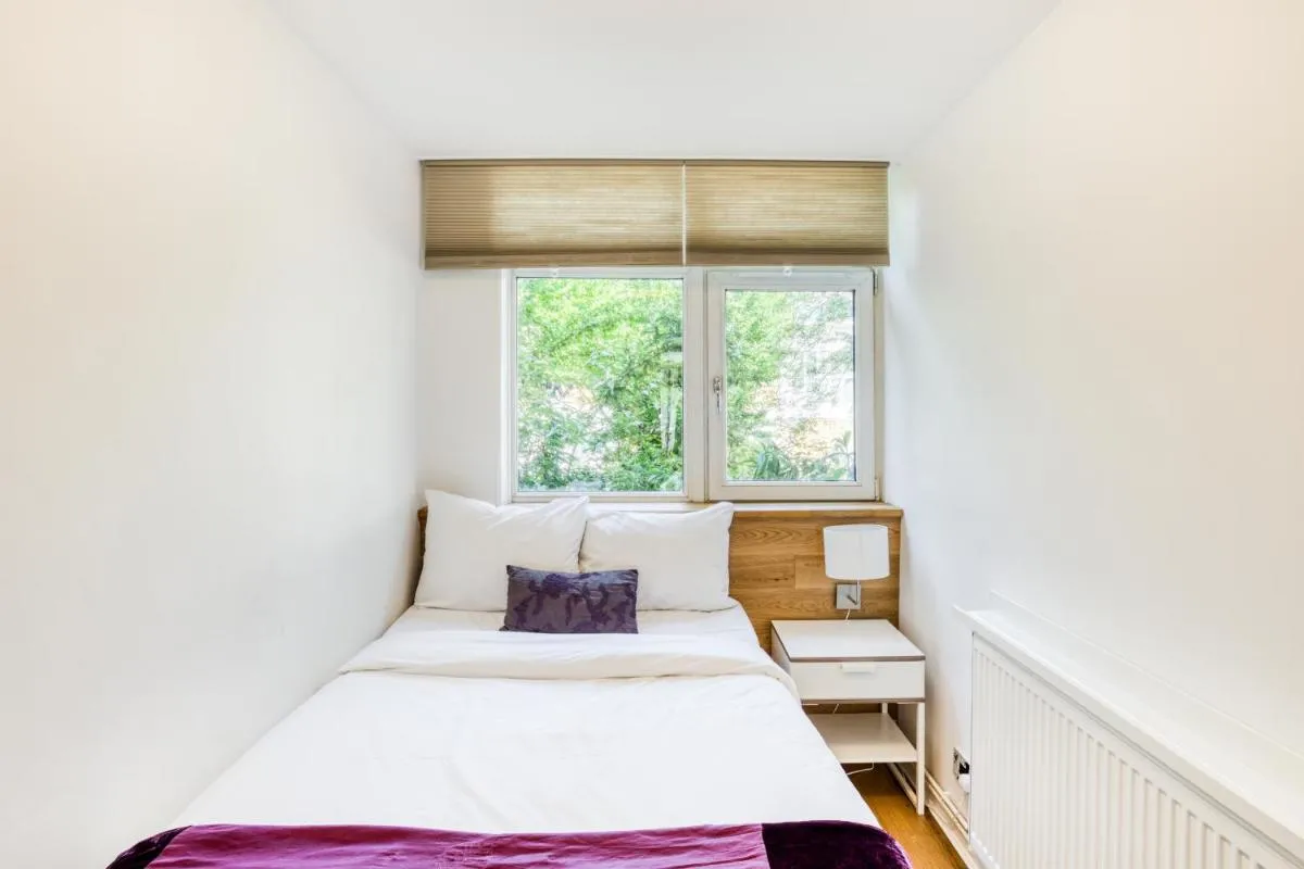 Image 3 of Homely 4 Bedroom House in Brixton