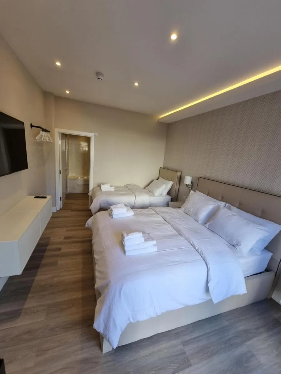 Image 3 of Hotel CG London