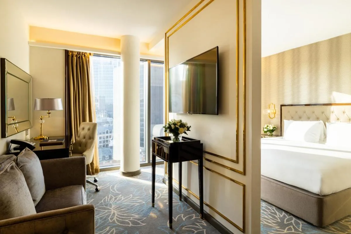 Image 3 of Hotel Saint London