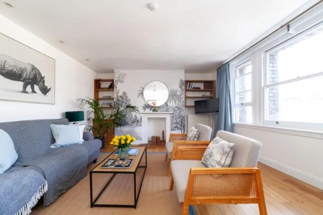 Image 5 of Hub townhouse
