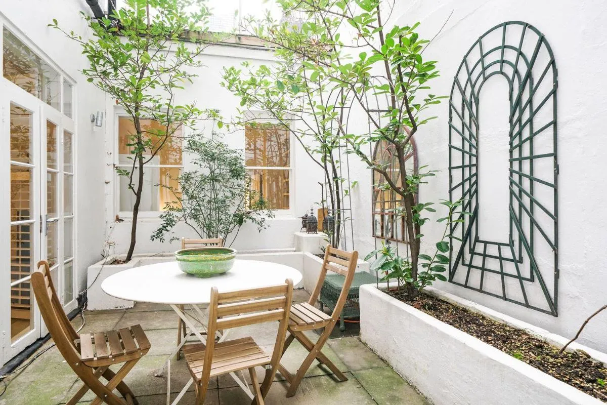 Image 5 of Hububb Luxury Queen’s Gate Garden