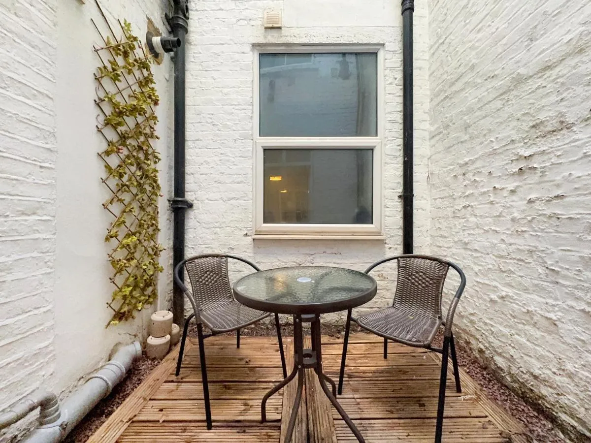 Image 4 of Hububb Luxury Redcliffe Square