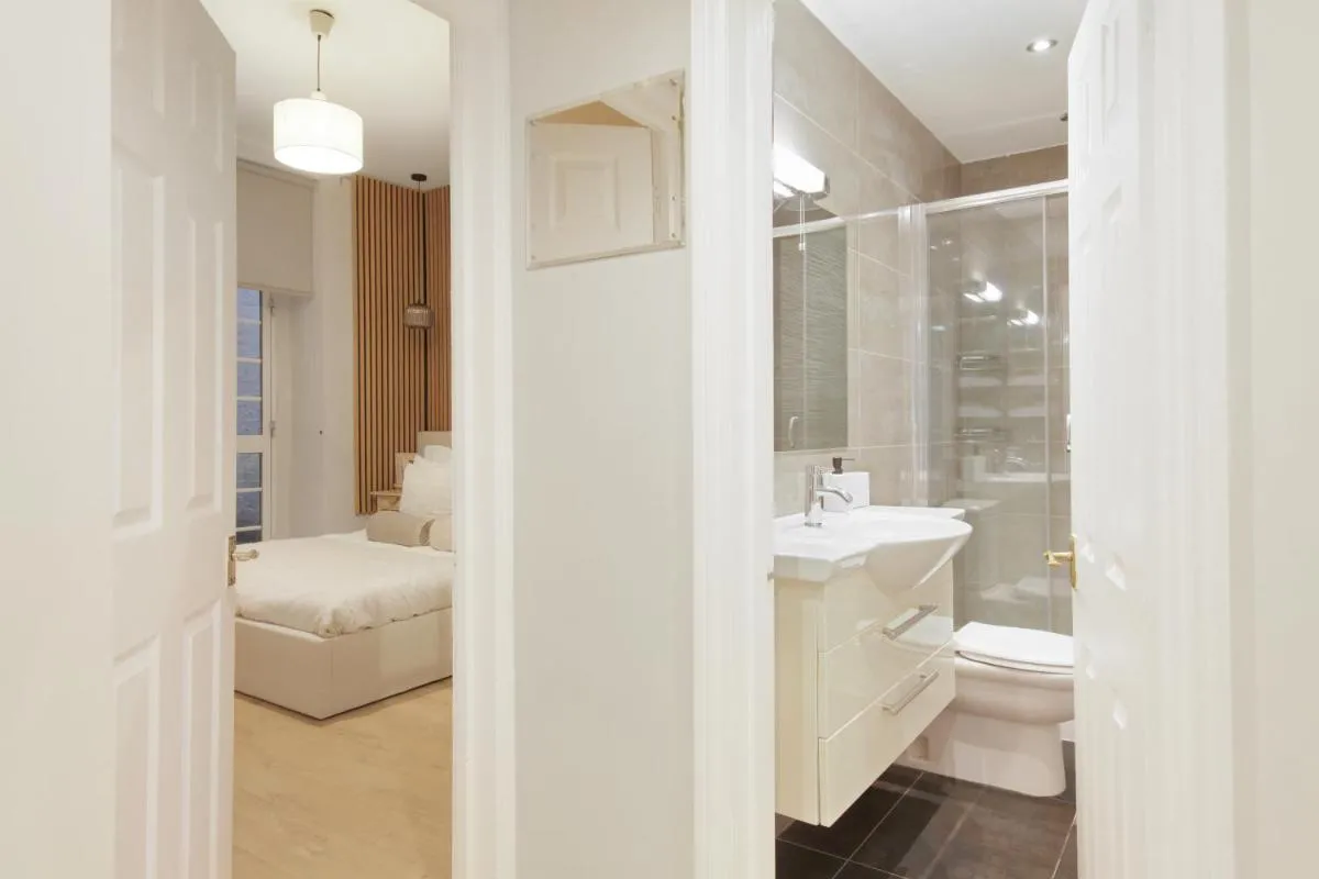 Image 3 of Hububb Luxury Redcliffe Square