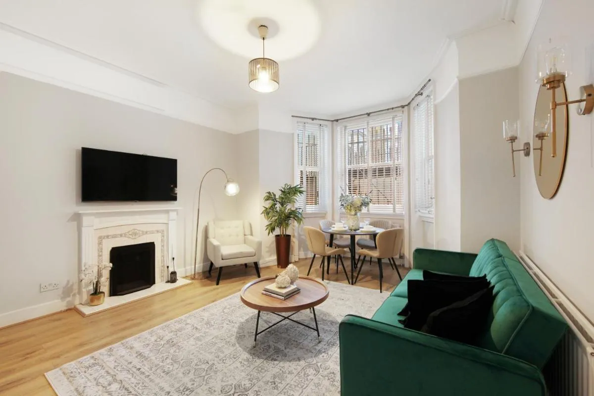 Image 5 of Hububb Luxury Redcliffe Square