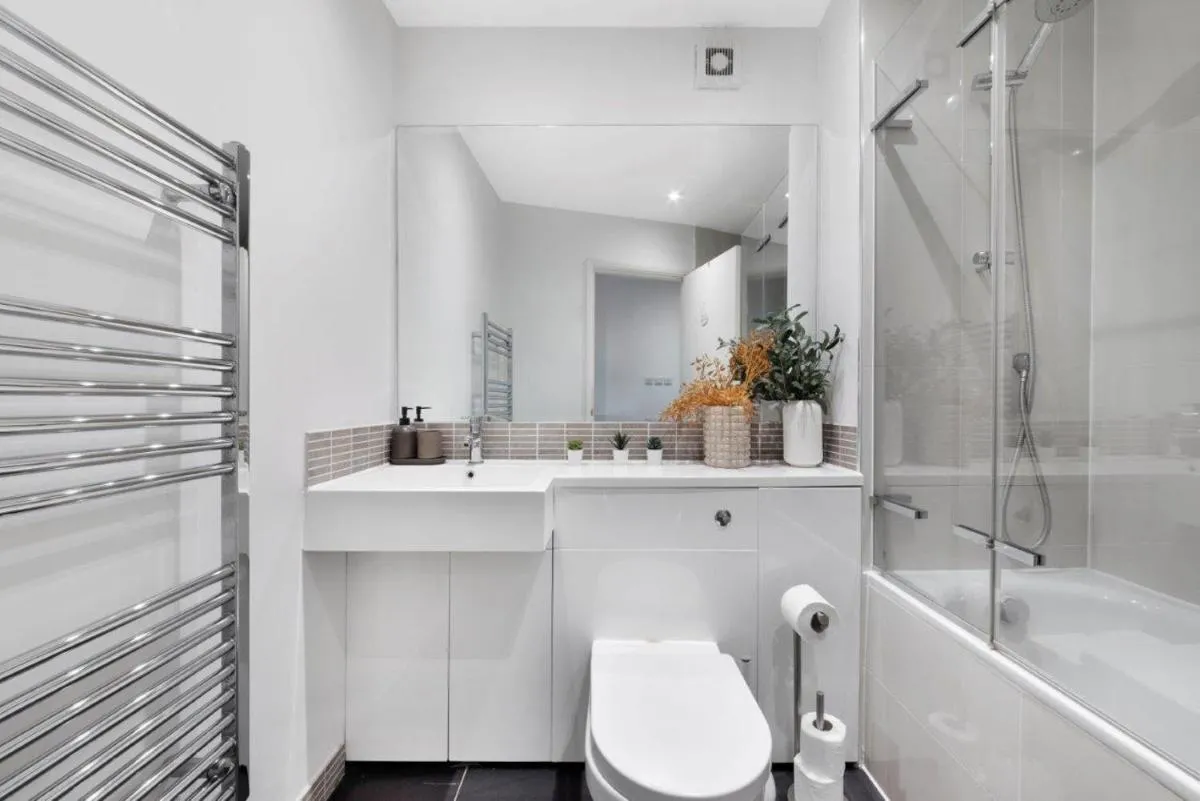 Image 3 of Huge Shoreditch Apartment- Private Roof Terrace