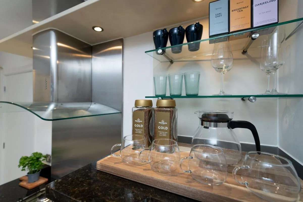 Image 3 of Huge & Central 3 Bedr, 4 Beds, 2,5 Bath Covent Gdn