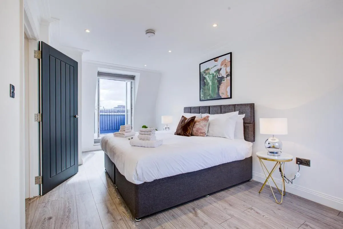 Image 3 of Hybrid Resi – London, Fulham near Chelsea and Putney