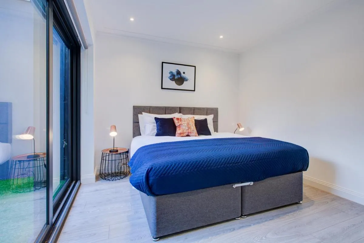 Image 4 of Hybrid Resi – London, Fulham near Chelsea and Putney