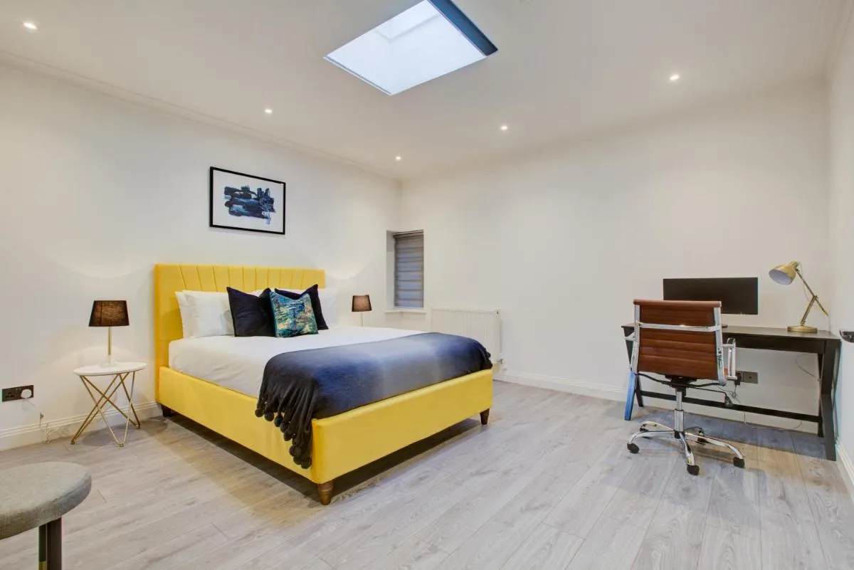 Image 5 of Hybrid Resi – London, Fulham near Chelsea and Putney