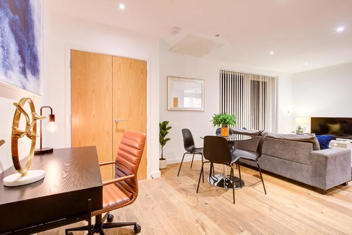 Image 3 of Hybrid Resi – London, Greenwich near O2 Arena