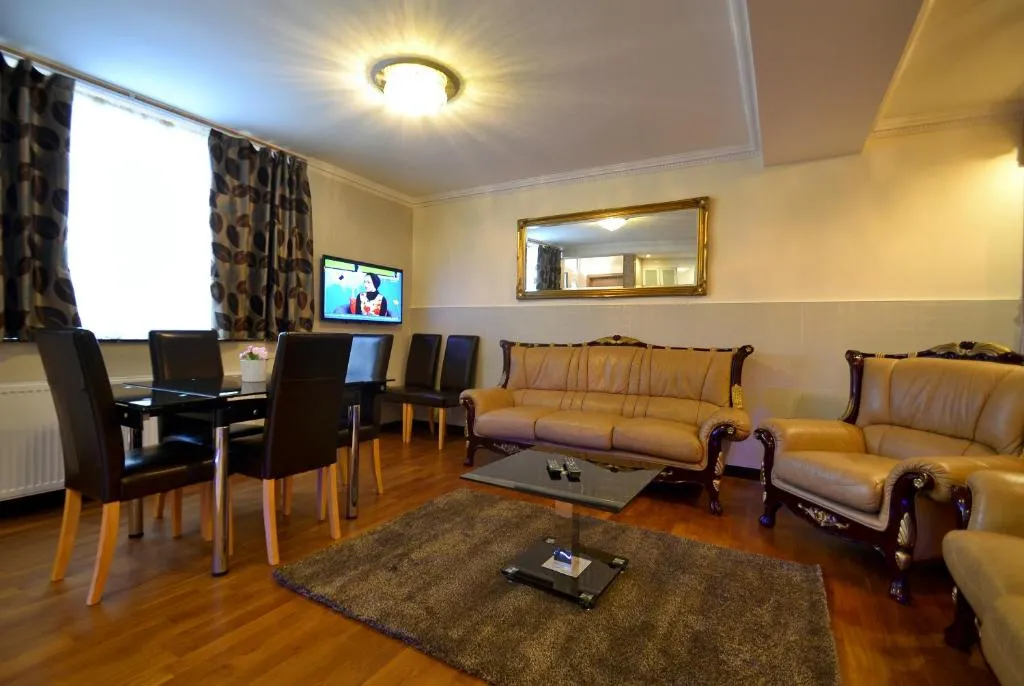 Image 1 of Hyde Park Suites