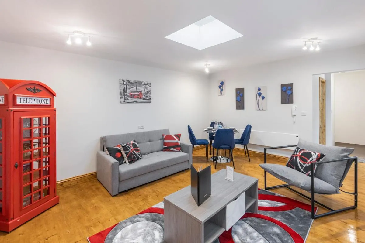 Image 5 of Iconic London Apartment